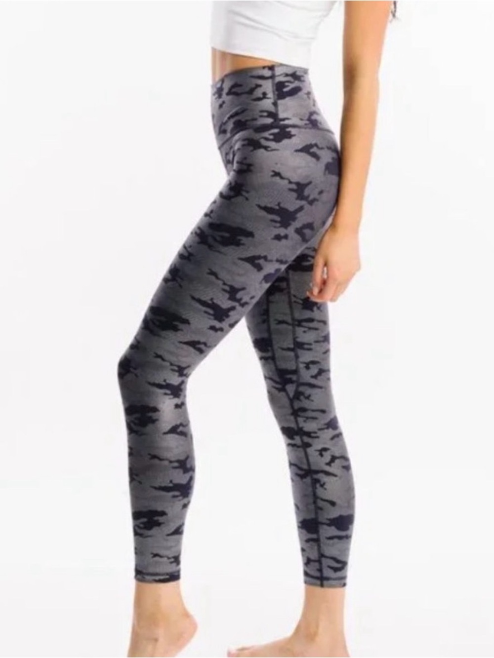 ZYIA Silver Camo Supreme Hi-Rise 7/8 24" | Size 4 | NWT